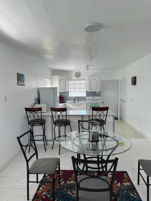 Ottie-newly Renovated, 5 Min From Holiday home *